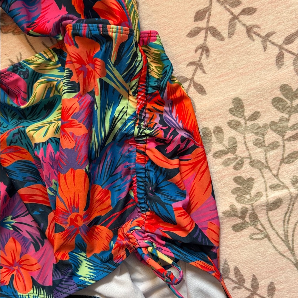 Floral One-Piece Swimsuit - Vibrant Multicolor - Picture 3 of 5